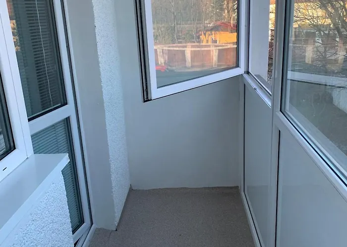 Your 10 With Parking Apartment *